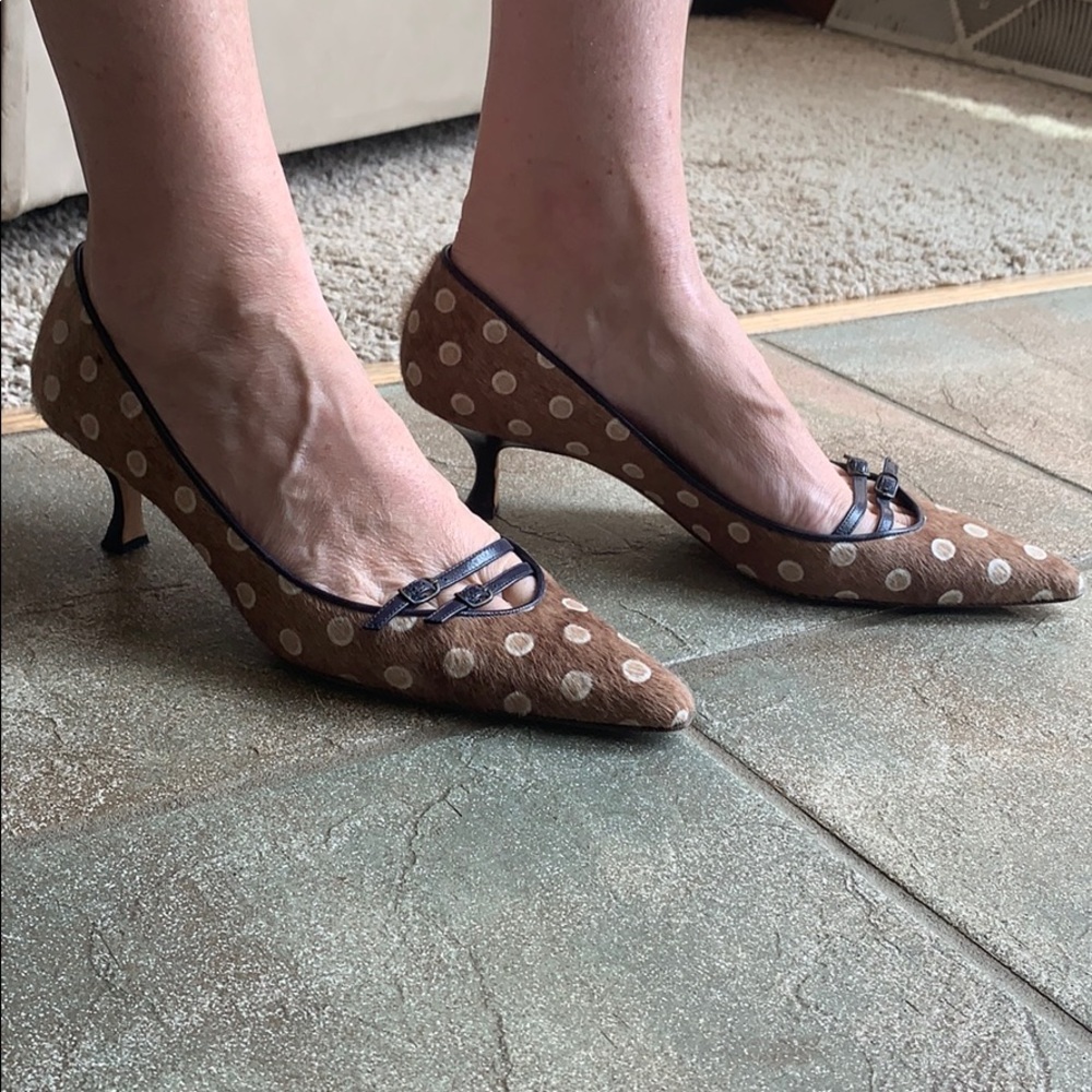 Kitten heel pumps